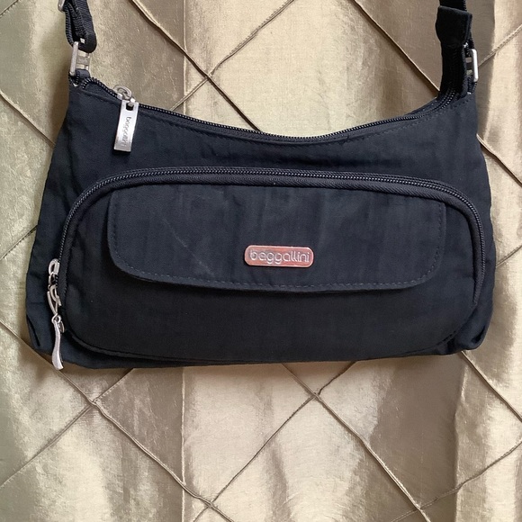 GUC- Baggallini Everyday Shoulder Bag - Picture 3 of 8